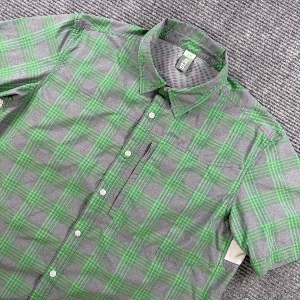 Stio Snap Button Front Green Grey Plaid Shirt Men Large Short Sleeve Hiking 2126